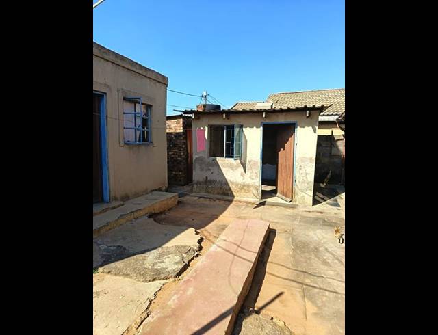 2 BEDROOM HOUSE FOR SALE IN THULANI